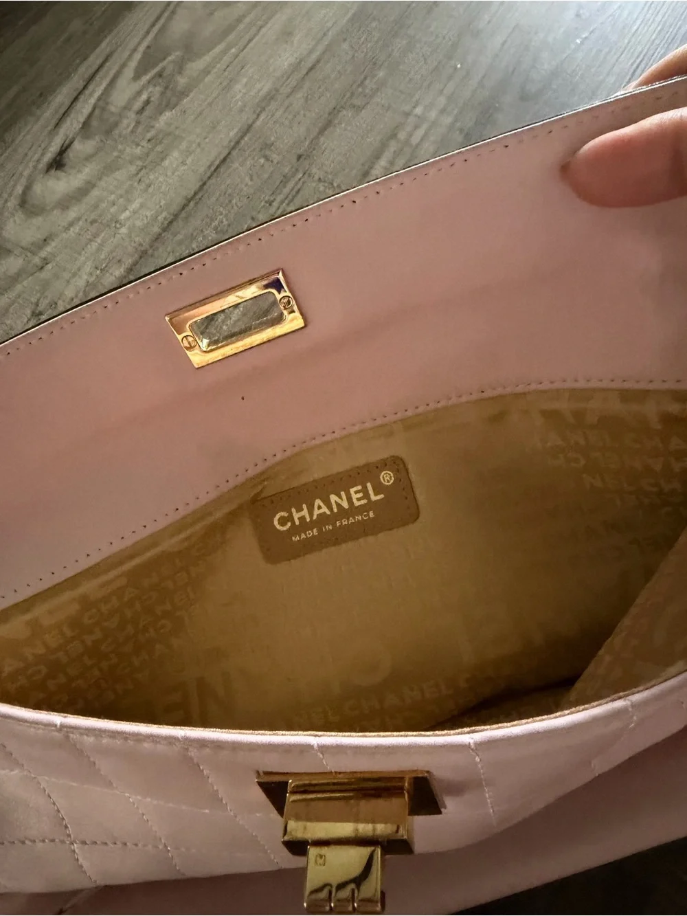 CHANEL classic shoulder